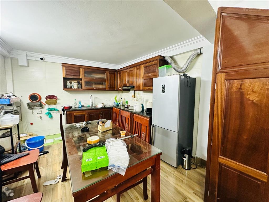Tôi cần bán gấp căn nhà  mỹ đình, ngõ rộng ô tô đỗ sát nhà 43m²  5 tầng  mt 3,6m /giá 8,4 tỷ