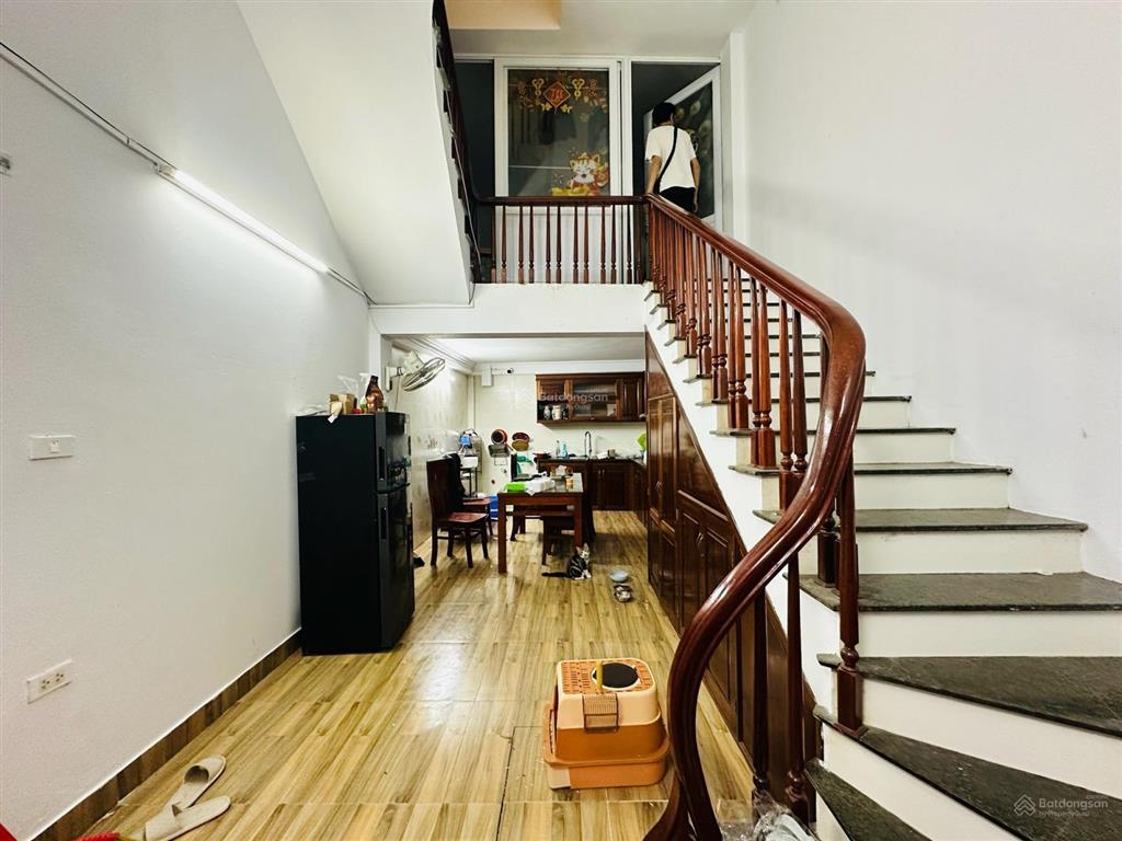 Tôi cần bán gấp căn nhà  mỹ đình, ngõ rộng ô tô đỗ sát nhà 43m²  5 tầng  mt 3,6m /giá 8,4 tỷ