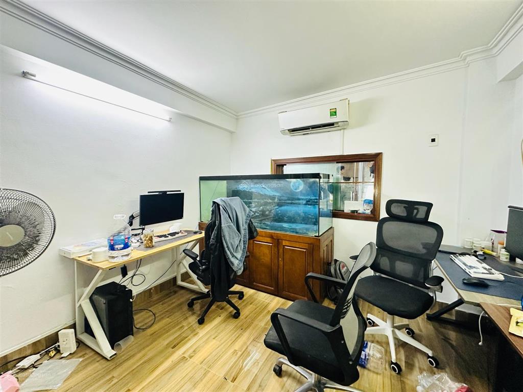 Tôi cần bán gấp căn nhà  mỹ đình, ngõ rộng ô tô đỗ sát nhà 43m²  5 tầng  mt 3,6m /giá 8,4 tỷ