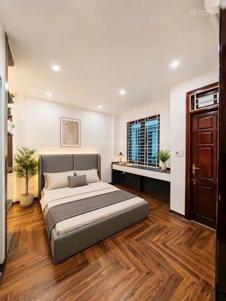 Nợ bank cần bán gấp căn nhà đẹp lô góc  phố yên hoà  cầu giấy. 32m2  5 tầng  mt 4m / giá 6,8 tỷ