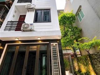 Nợ bank cần bán gấp căn nhà đẹp lô góc  phố yên hoà  cầu giấy. 32m2  5 tầng  mt 4m / giá 6,8 tỷ