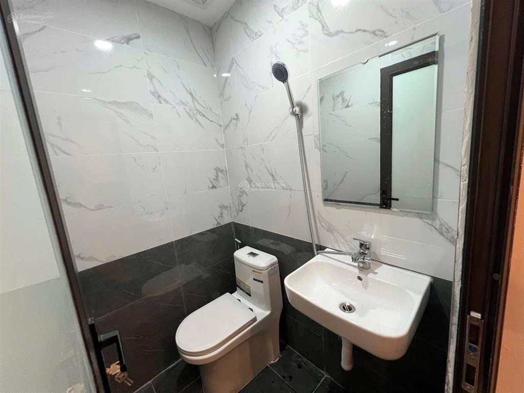 Chung cư mini chỉ 7,6 tỷ dòng tiền 30tr/tháng đức diễn bắc từ liêm 40m6 tầng  mt 3,8m  9phòng