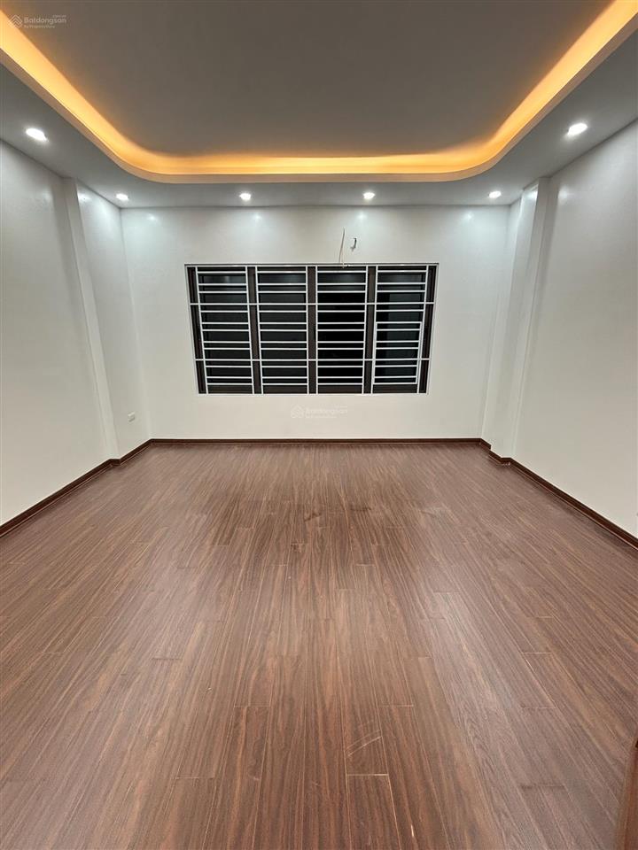 Giảm chào cực sốc căn nhà đẹp thang máy, gần mặt phố cổ nhuế ô tô 32m2  6tầng  mt4,5 /giá 7,8 tỷ