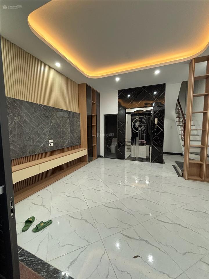 Giảm chào cực sốc căn nhà đẹp thang máy, gần mặt phố cổ nhuế ô tô 32m2  6tầng  mt4,5 /giá 7,8 tỷ