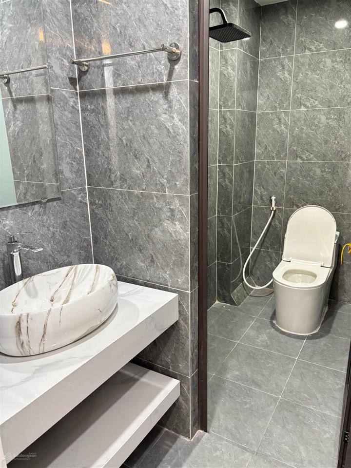 Giảm chào cực sốc căn nhà đẹp thang máy, gần mặt phố cổ nhuế ô tô 32m2  6tầng  mt4,5 /giá 7,8 tỷ