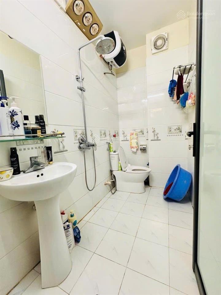 Giảm sốc căn nhà đẹp dân xây  phố cổ nhuế  phân lô ô tô đỗ cửa 34m2  5 tầng  3,5m /giá 7,9 tỷ