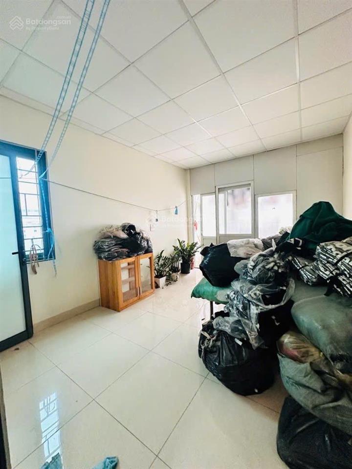 Giảm sốc căn nhà đẹp dân xây  phố cổ nhuế  phân lô ô tô đỗ cửa 34m2  5 tầng  3,5m /giá 7,9 tỷ