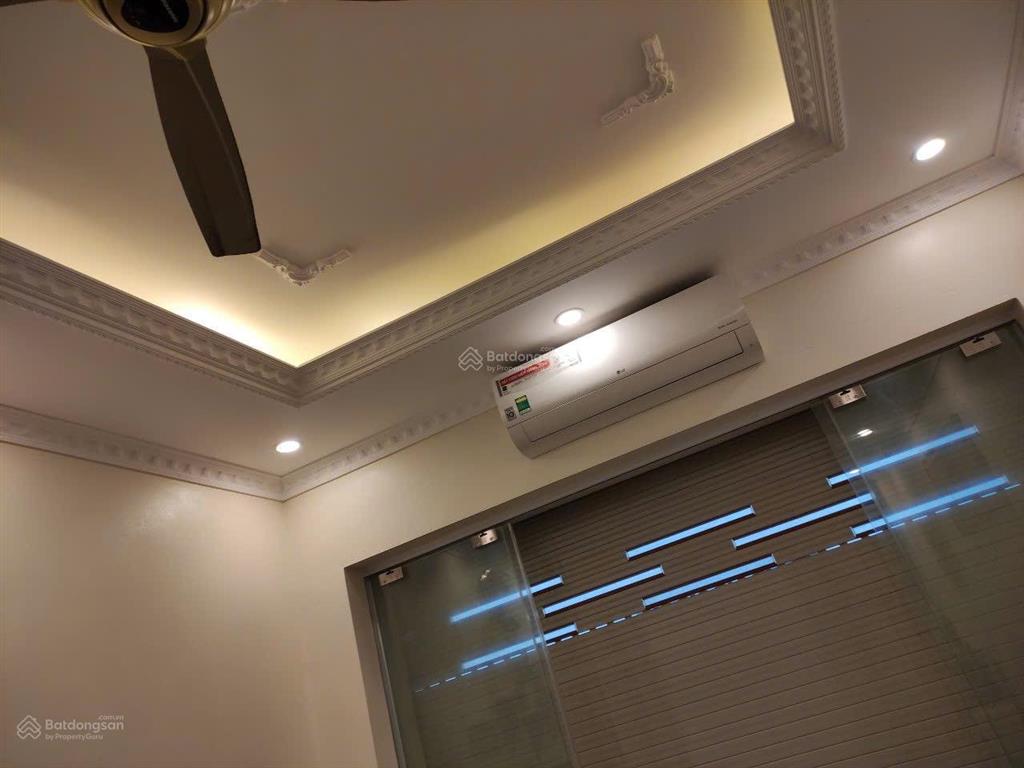 Cắt lỗ nhà đẹp  phố cổ nhuế  hàng xóm thành phố giao lưu  ô tô đỗ cửa 35m2  5 tầng / giá 7,9 tỷ