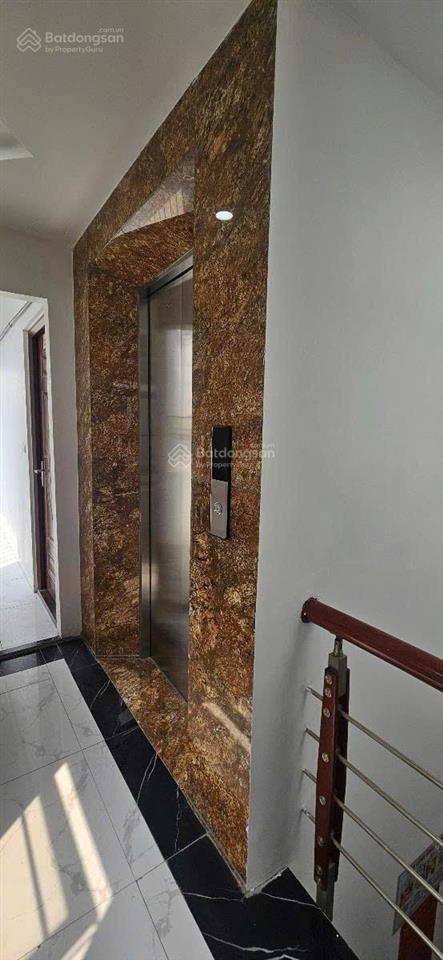 Toà chdv kim mã, 56m2*6t, 15 phòng kk, 3 mặt thoáng, cách phố 10m, đủ gpxd/pccc, dòng tiền 7%/năm