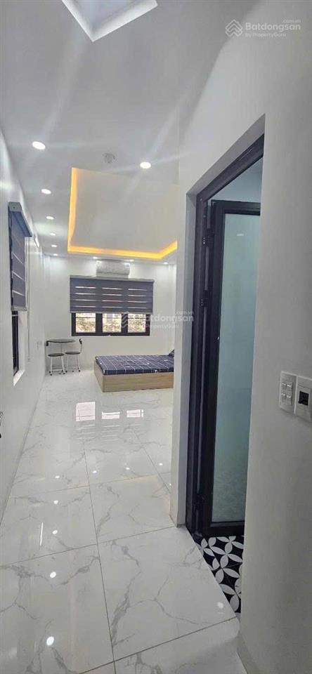 Toà chdv kim mã, 56m2*6t, 15 phòng kk, 3 mặt thoáng, cách phố 10m, đủ gpxd/pccc, dòng tiền 7%/năm