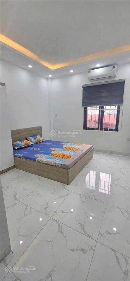 Toà chdv kim mã, 56m2*6t, 15 phòng kk, 3 mặt thoáng, cách phố 10m, đủ gpxd/pccc, dòng tiền 7%/năm