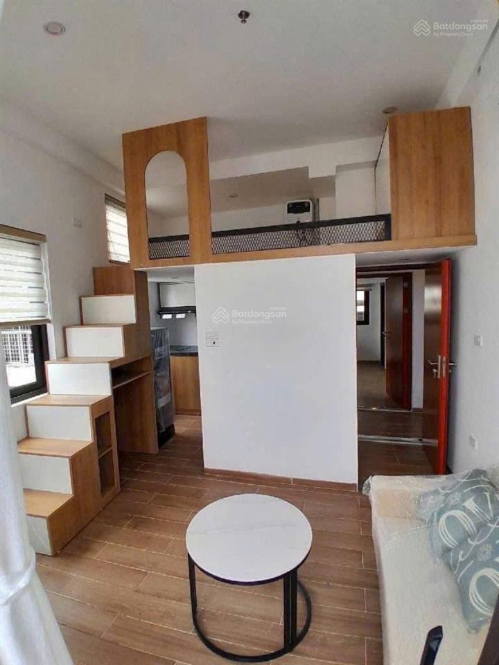 Toà chdv hoàng quốc việt, 132m2*7t, mt 11m, 30 phòng kk, lô góc, ô tô, đủ pccc, dòng tiền 8%/ năm!