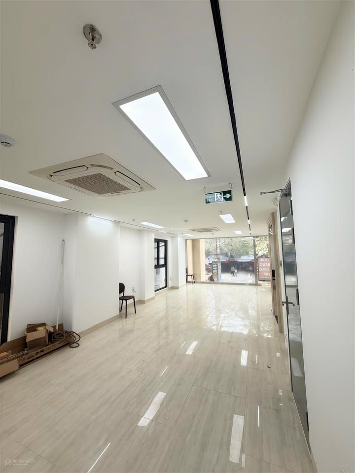 Toà chdv mặt phố đại linh, 94m2*9t lô góc, mt 6.5m, 28 phòng kk, đủ gpxd/pccc, dòng tiền 6.5%/năm!