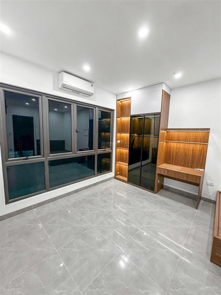 Bán rẻ toà chdv khương trung 65m2*7t, mt 4m, 20 phòng kk, sát phố, đủ pccc, dòng tiền 9%/năm!