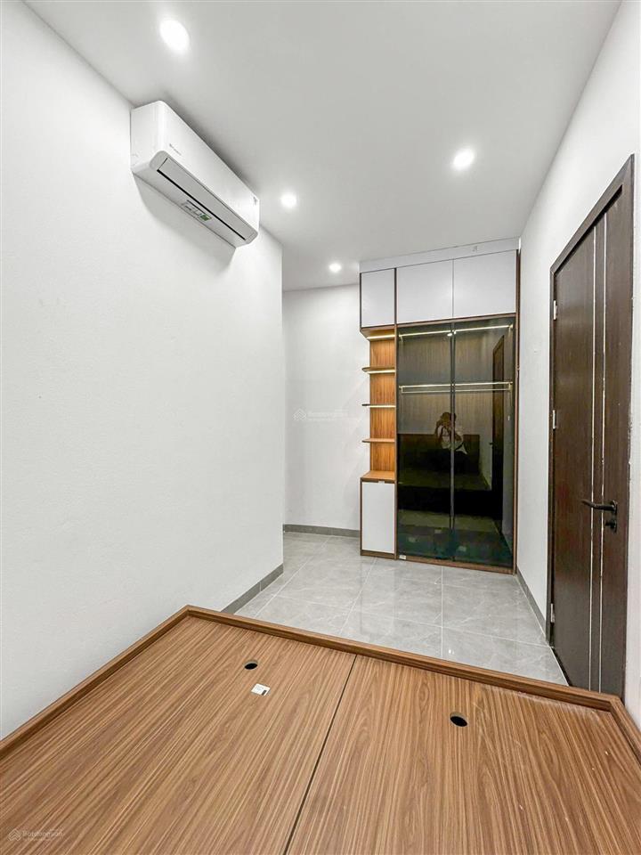 Bán rẻ toà chdv khương trung 65m2*7t, mt 4m, 20 phòng kk, sát phố, đủ pccc, dòng tiền 9%/năm!