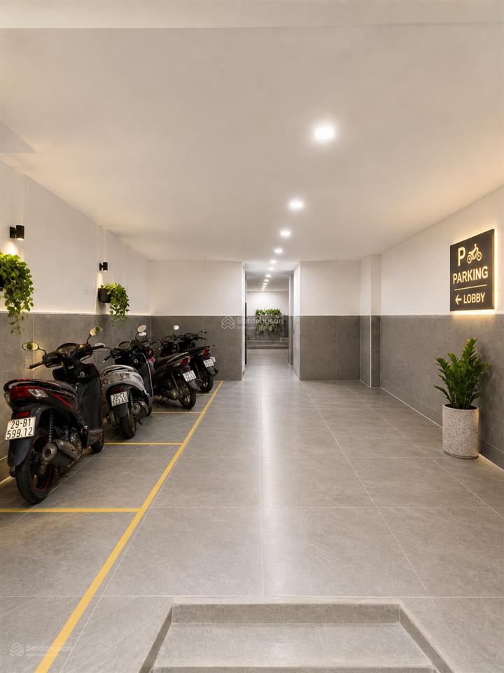 Bán rẻ toà chdv khương trung 65m2*7t, mt 4m, 20 phòng kk, sát phố, đủ pccc, dòng tiền 9%/năm!