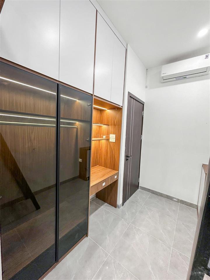 Bán rẻ toà chdv khương trung 65m2*7t, mt 4m, 20 phòng kk, sát phố, đủ pccc, dòng tiền 9%/năm!