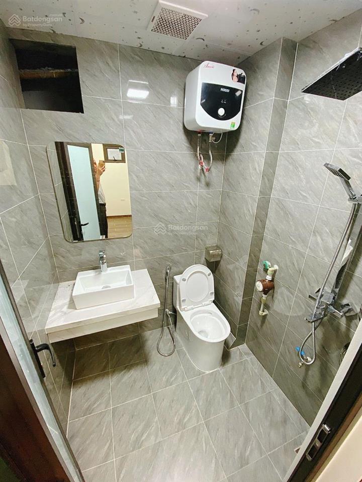 Toà chdv giảng võ, 90.4m2*7t, mt 8m, 18 phòng kk, ngõ 5m, sát phố, đủ gpxd/pccc, dòng tiền 8%/năm