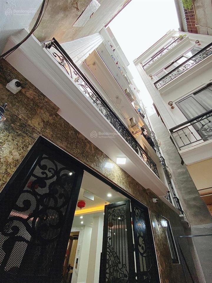 Toà chdv giảng võ, 90.4m2*7t, mt 8m, 18 phòng kk, ngõ 5m, sát phố, đủ gpxd/pccc, dòng tiền 8%/năm