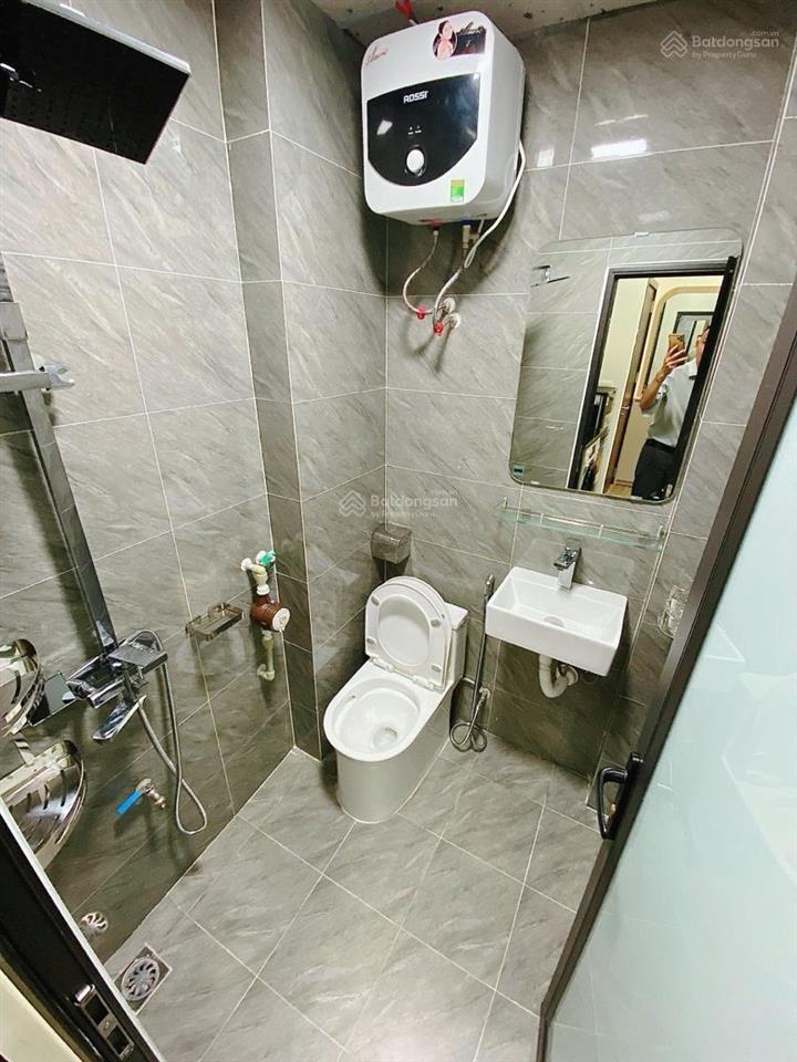 Toà chdv giảng võ, 90.4m2*7t, mt 8m, 18 phòng kk, ngõ 5m, sát phố, đủ gpxd/pccc, dòng tiền 8%/năm