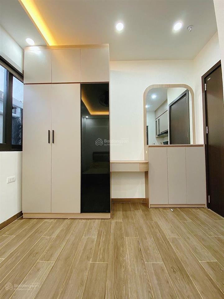 Toà chdv giảng võ, 90.4m2*7t, mt 8m, 18 phòng kk, ngõ 5m, sát phố, đủ gpxd/pccc, dòng tiền 8%/năm