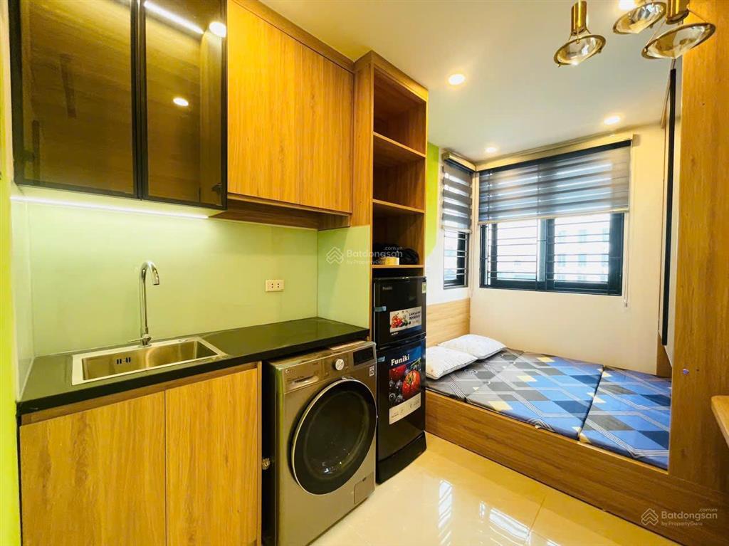 Hàng xóm royal city! tòa chdv mặt phố cự lộc, 80.2m2*8t, 20 phòng kk, đủ pccc, dòng tiền 6%/năm