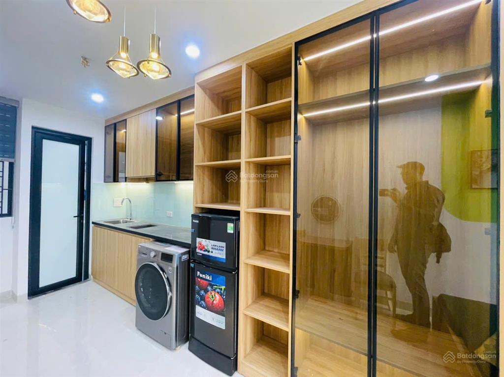Hàng xóm royal city! tòa chdv mặt phố cự lộc, 80.2m2*8t, 20 phòng kk, đủ pccc, dòng tiền 6%/năm