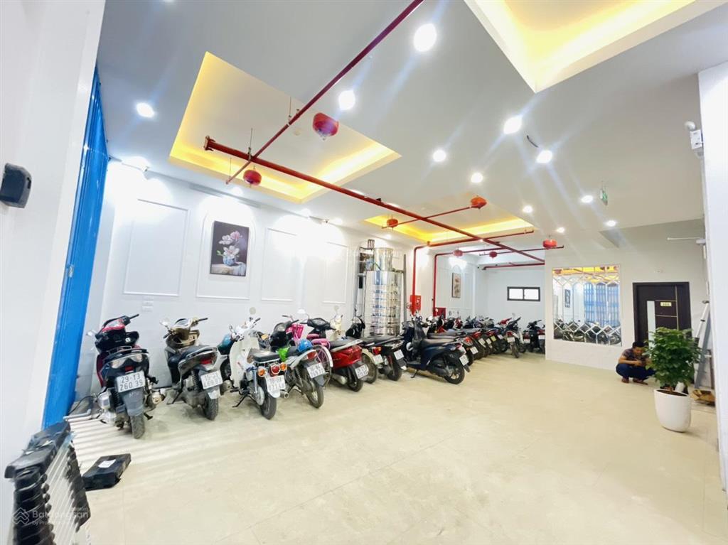 Siêu rẻ! tòa chdv phùng khoang, 125m2*7t, sát phố, 35 phòng kk, đủ gpxd/pccc, dòng tiền 8%/năm