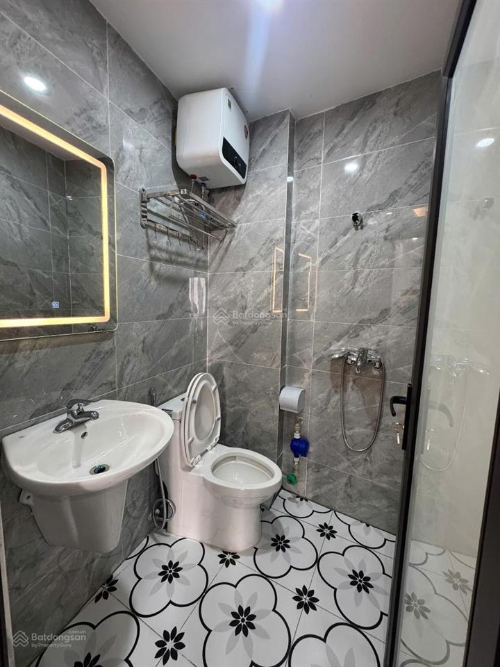 Tòa chdv phương liệt, 73.3m2*7t, mt 5m, 20 phòng kk, đủ pccc, ngõ 3m, sát phố, dòng tiền 8%/năm