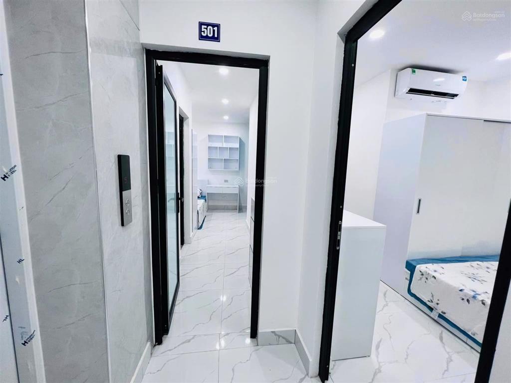 Tòa chdv xuân thủy, 77m2*7t, mt 12m, sát đh quốc gia, 25 phòng kk, đủ gpxd/pccc, dòng tiền 7%/năm