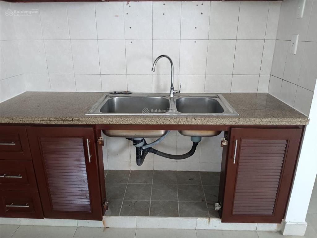 Bán căn 194m2 phú mỹ thuận, thiết kế 4pn 3wc. giá bán 3.95 tỷ.  0906 600 *** (thu)