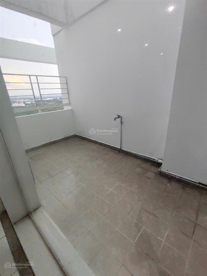 Bán căn 194m2 phú mỹ thuận, thiết kế 4pn 3wc. giá bán 3.95 tỷ.  0906 600 *** (thu)