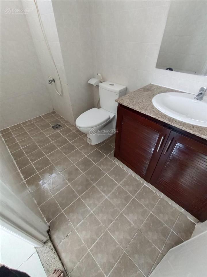 Bán căn 194m2 phú mỹ thuận, thiết kế 4pn 3wc. giá bán 3.95 tỷ.  0906 600 *** (thu)