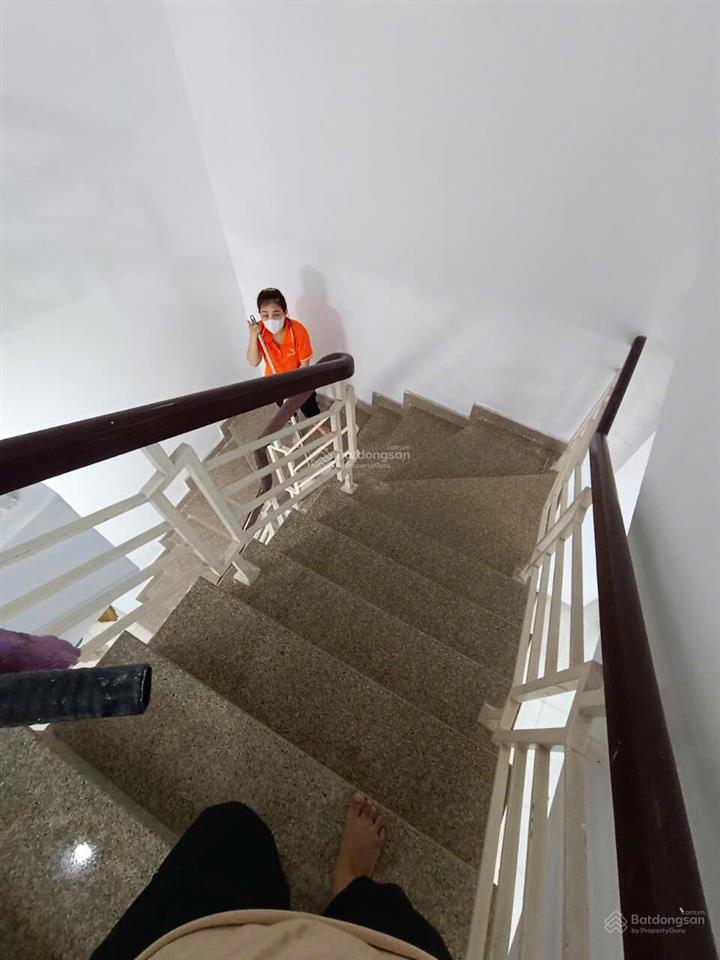 Bán căn 194m2 phú mỹ thuận, thiết kế 4pn 3wc. giá bán 3.95 tỷ.  0906 600 *** (thu)