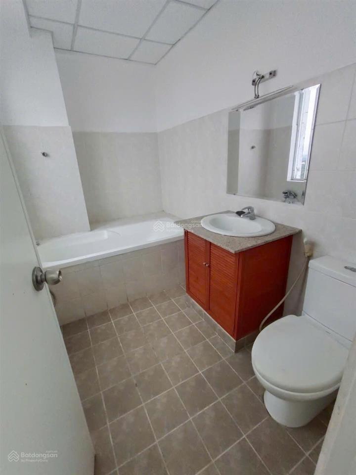Bán căn 194m2 phú mỹ thuận, thiết kế 4pn 3wc. giá bán 3.95 tỷ.  0906 600 *** (thu)