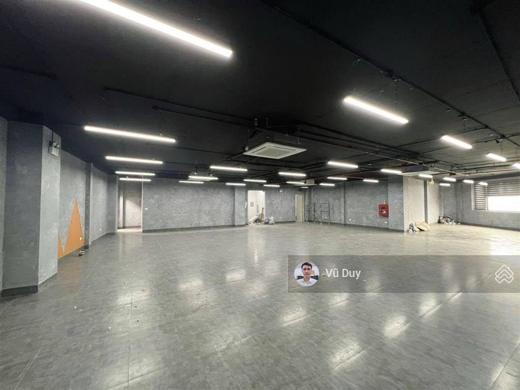 Cho thuê văn phòng phạm văn đồng, cổ nhuế, bắc từ liêm diện tích 250m2 giá 47.000.000đ/tháng