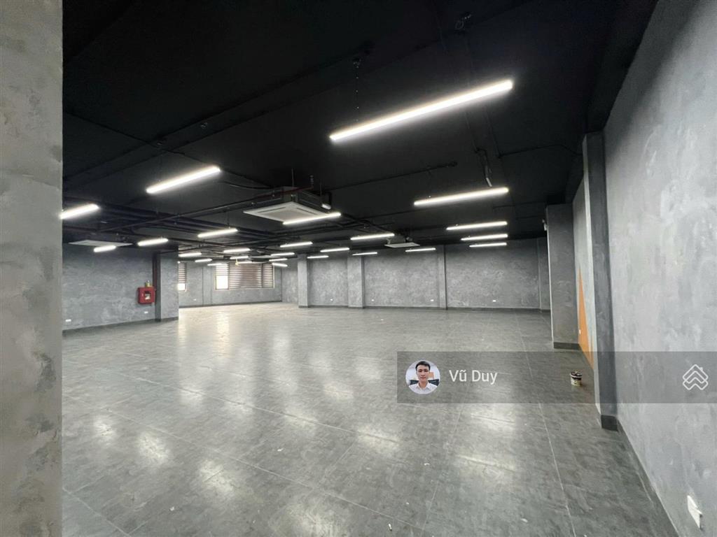 Cho thuê văn phòng phạm văn đồng, cổ nhuế, bắc từ liêm diện tích 250m2 giá 47.000.000đ/tháng