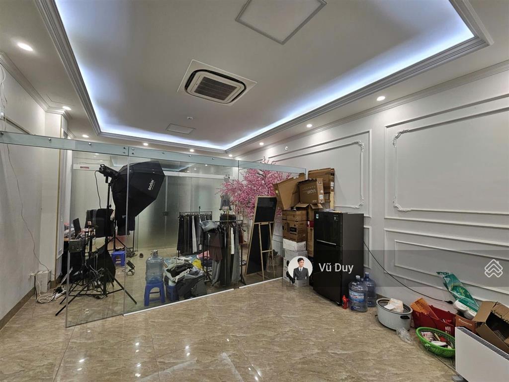 Cho thuê văn phòng tầng 1 tại hồ tùng mậu dt 170m2 giá 18 triệu/tháng
