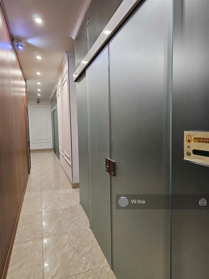 Cho thuê văn phòng tầng 1 tại hồ tùng mậu dt 170m2 giá 18 triệu/tháng
