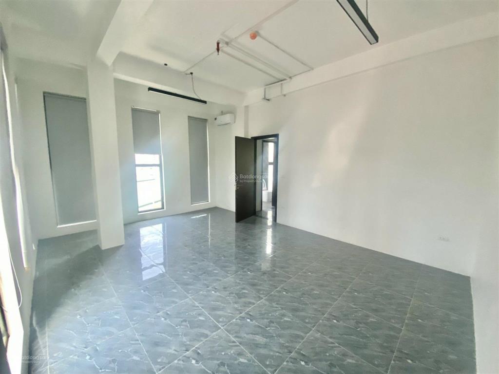 Cho thuê văn phòng cầu bươu, thanh trì dt 120m2 giá 12 triệu