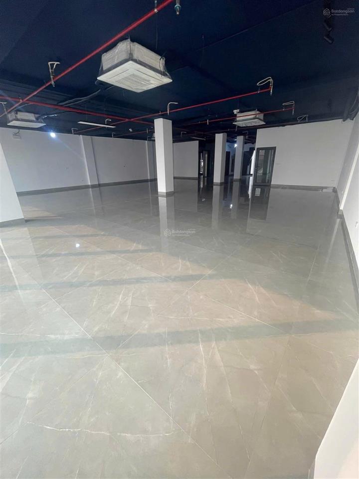 Cho thuê văn phòng đê la thành, đống đa dt 260m2 giá chỉ 40 triệu/tháng