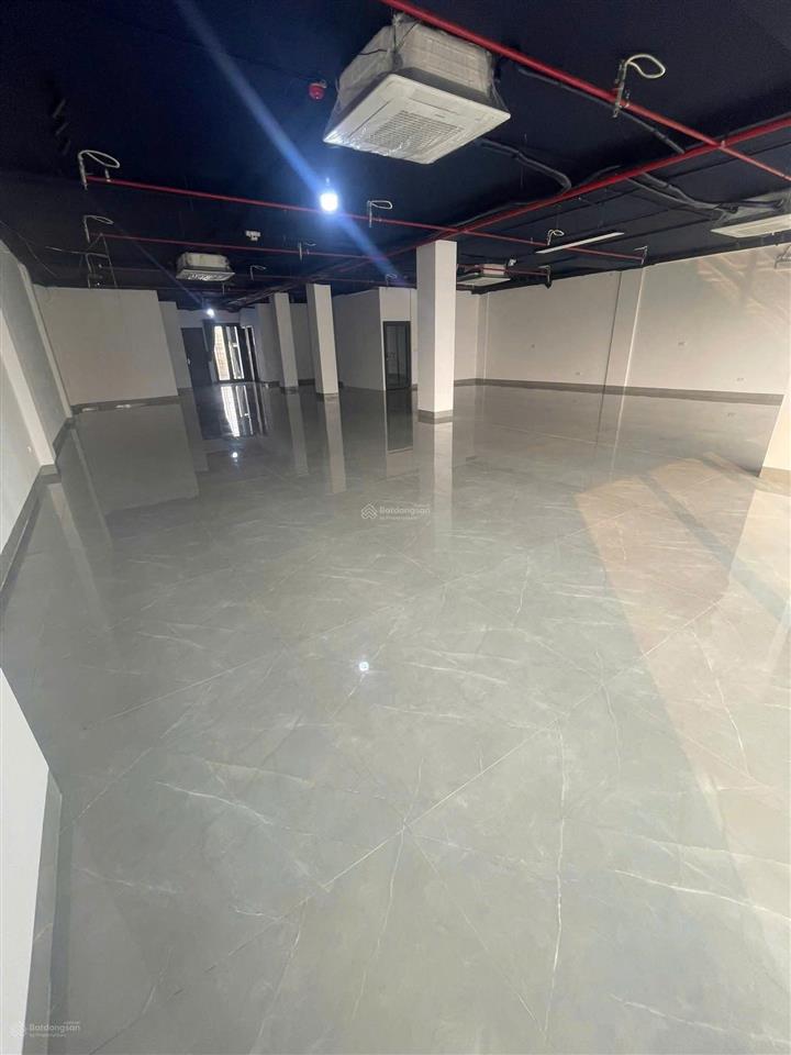 Cho thuê văn phòng đê la thành, đống đa dt 260m2 giá chỉ 40 triệu/tháng