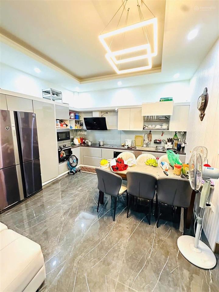 Trung liệt  1 nhà ra phố  ô tô đỗ cửa  mặt ngõ kinh doanh  lô góc 2 thoáng  full nội thất