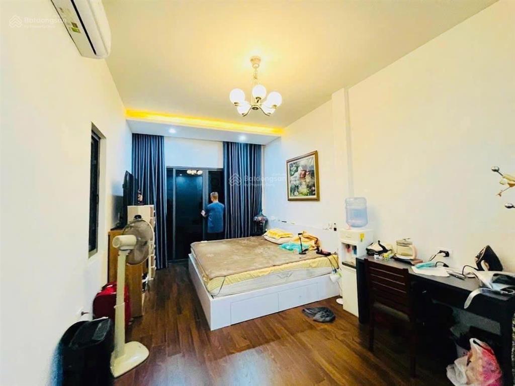 Trung liệt  1 nhà ra phố  ô tô đỗ cửa  mặt ngõ kinh doanh  lô góc 2 thoáng  full nội thất