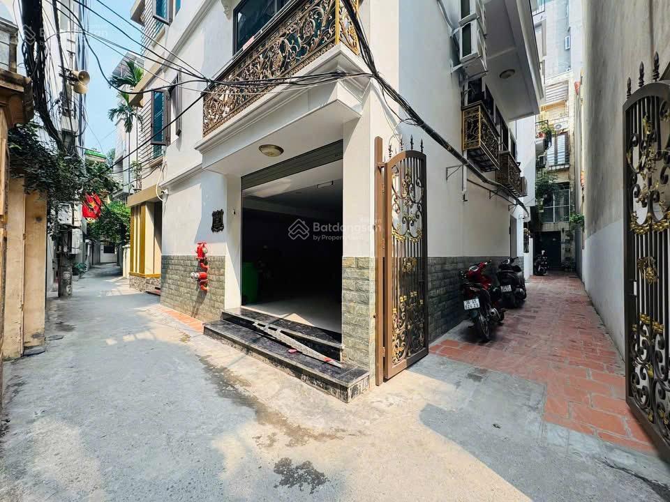 Ngay hồ tây  lạc long quân  lô góc  7 tầng thang máy  cách ô tô 20m  dòng tiền 50tr/tháng