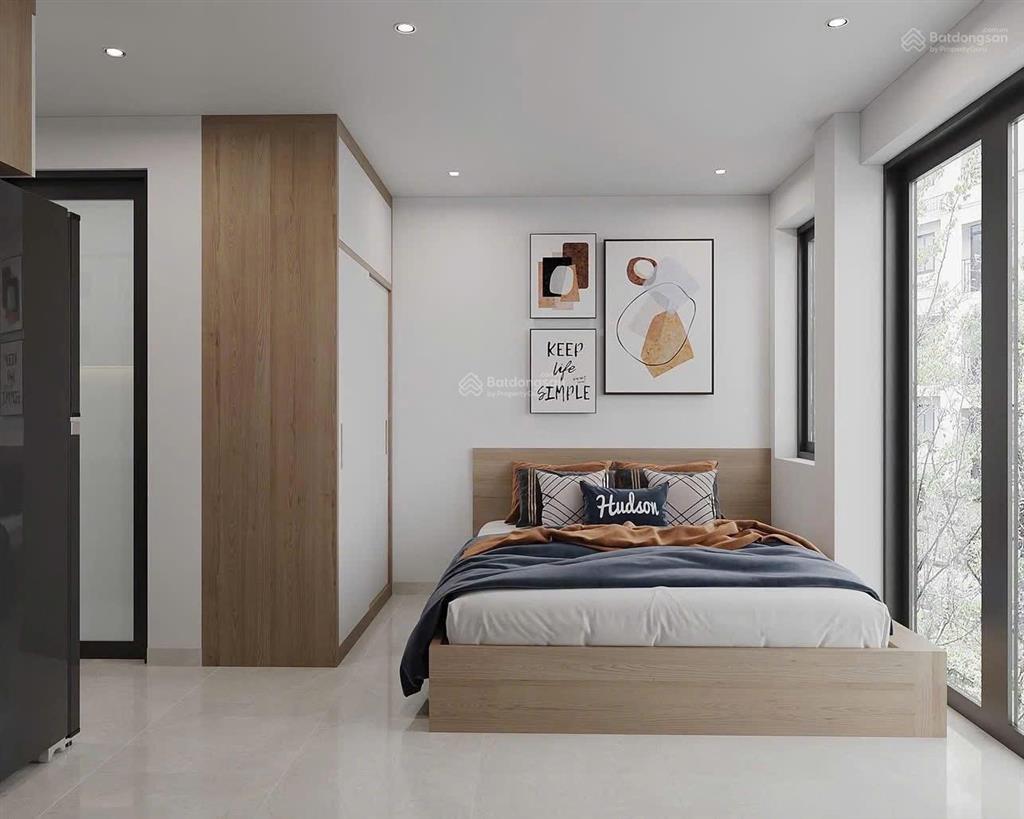 Ngay hồ tây  lạc long quân  lô góc  7 tầng thang máy  cách ô tô 20m  dòng tiền 50tr/tháng