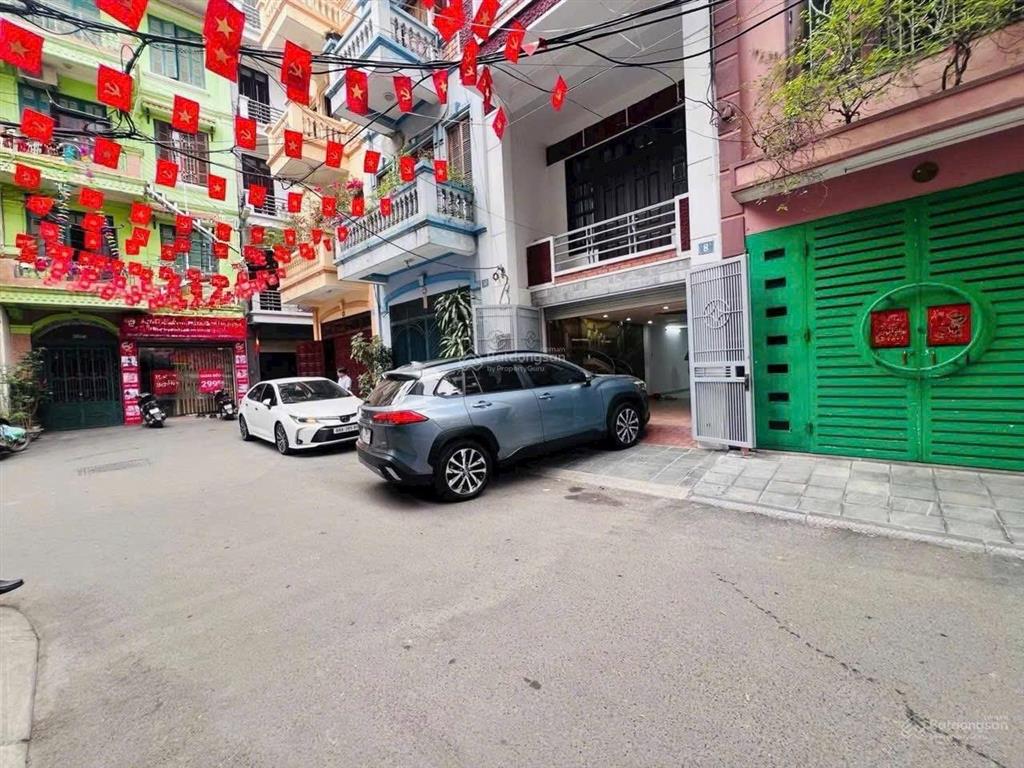 Cầu giấy  phân lô  vỉa hè  ô tô tránh  kinh doanh sầm uất  khu vực vip  thoáng trước sau