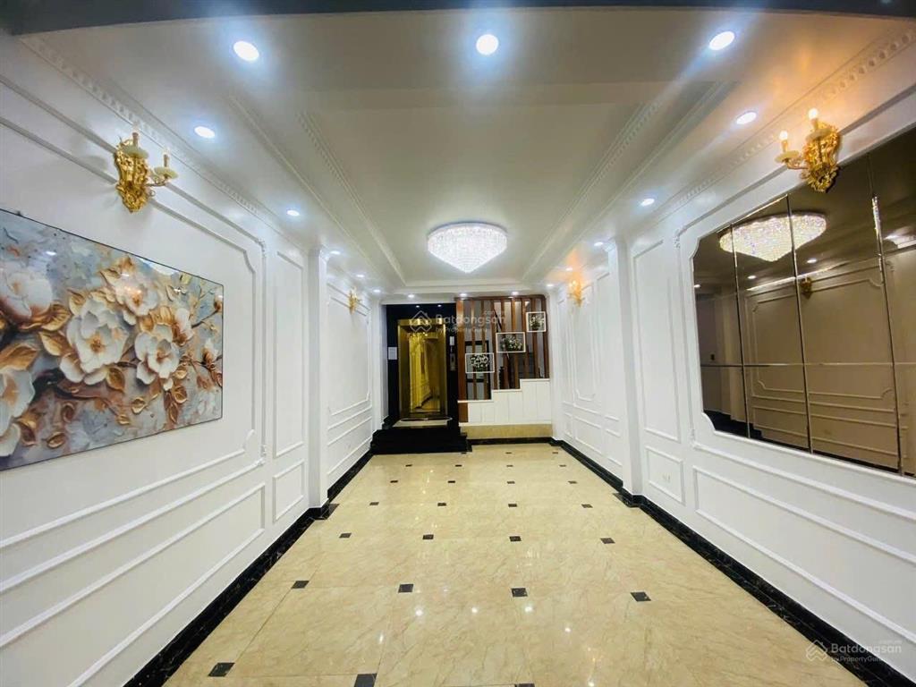 Phân lô tân mai  70m ra mặt phố  8 tầng thang máy  ô tô tránh  ở ngay