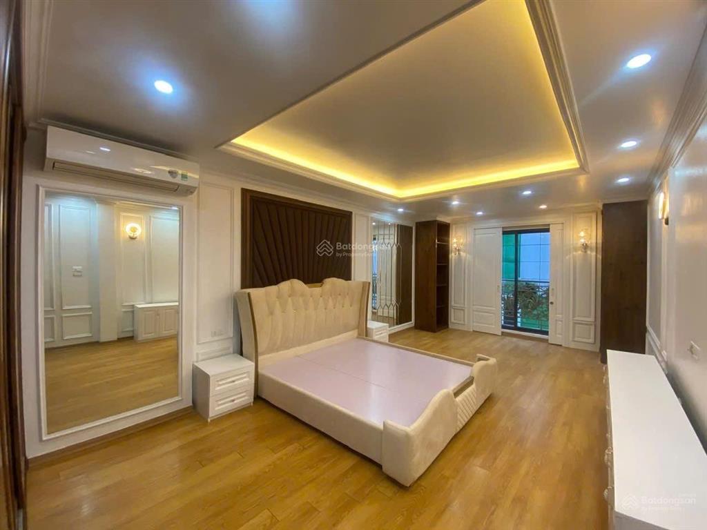 Phân lô tân mai  70m ra mặt phố  8 tầng thang máy  ô tô tránh  ở ngay