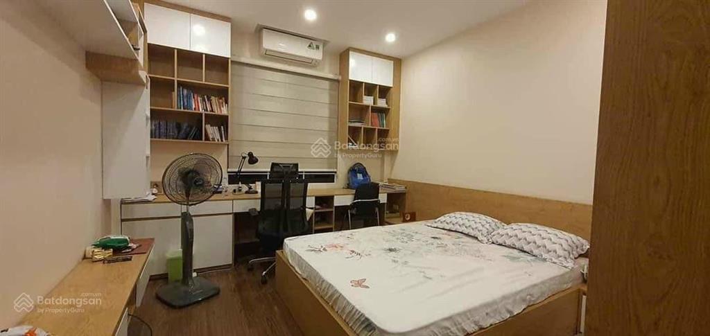 Bán nhà pl phố nghĩa đô, dt 60m x 5t, mt 5m, vỉ hè, ô tô tránh nhau, ở hoặc kinh doanh. giá 32.9 tỷ